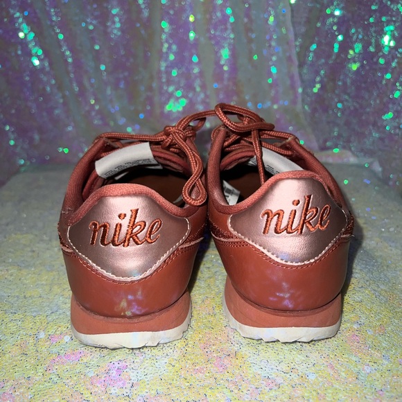 RARE Nike Cortez 4Y - Picture 4 of 5